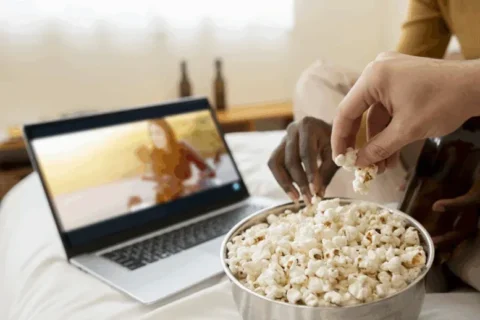 Como o cinema pode contribuir para a construção de princípios e valores cristãos nas famílias? Como o cinema pode contribuir para a construção de princípios e valores cristãos nas famílias?