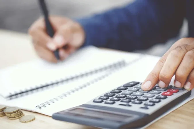 A jornada rumo à independência financeira através de franquias