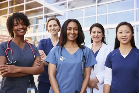 Mulheres médicas ganham novo canal de apoio jurídico para denúncias