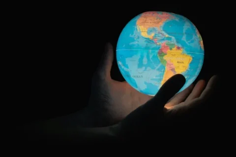 Risco político é ameaça à economia global, afirma Coface Risco político é ameaça à economia global, afirma Coface