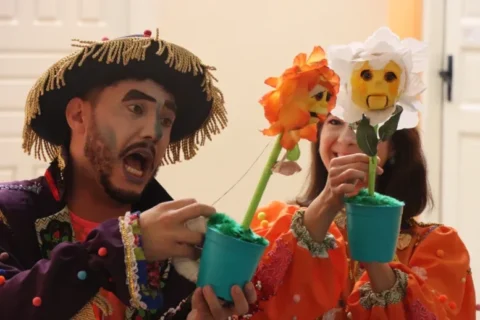 Peça teatral apresenta o improvável encontro dos primos Sorte e Azar Peça teatral apresenta o improvável encontro dos primos Sorte e Azar