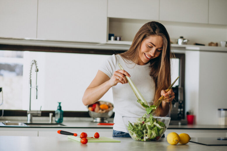 Dicas para uma dieta saudável e hidratação adequada durante as altas temperaturas