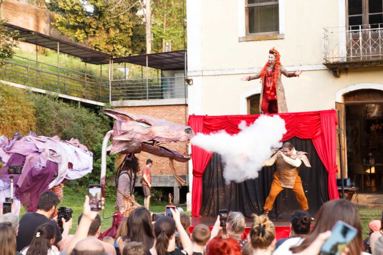 Grupo Ueba Produtos Notáveis recebe a Cia Teatro Lumbra que traz o teatro de sombras para o Moinho da Cascata, em Caxias do Sul
