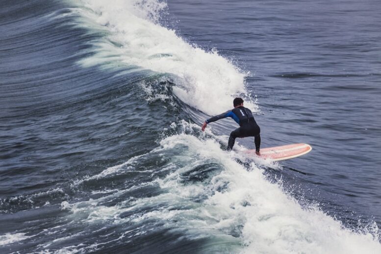  Tricampeão mundial, Phil Rajzman, é um dos destaques do longboard do REMA WSL Saquarema Surf Festival 