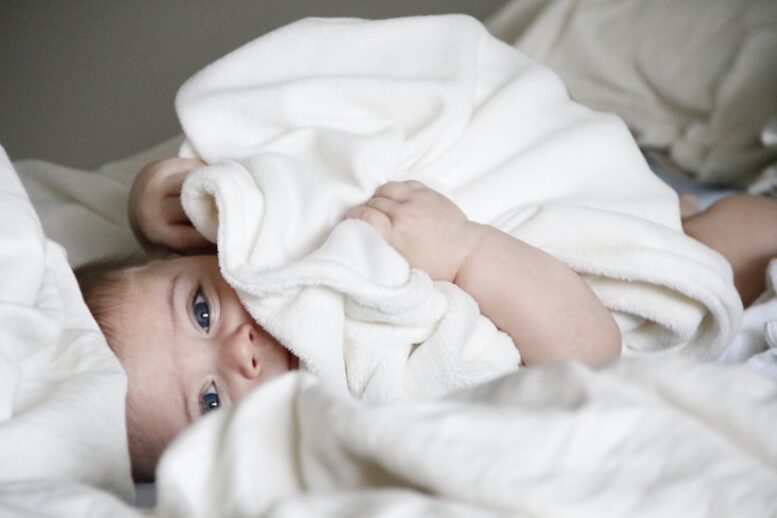 Confeccionar certidão de nascimento ou cartão de vacinação de bebe reborn pode configurar falsidade Confeccionar certidão de nascimento ou cartão de vacinação de bebe reborn pode configurar falsidade