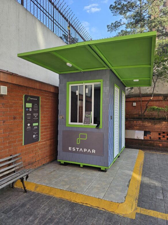 Estapar inova com guarita sustentável de plástico reciclado e planeja expansão nacional