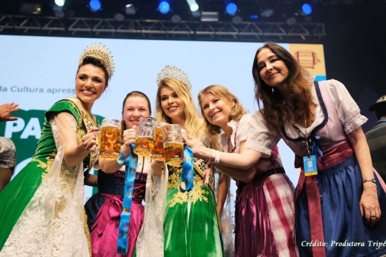 Começou a São Paulo Oktoberfest com estouro do primeiro barril Começou a São Paulo Oktoberfest com estouro do primeiro barril