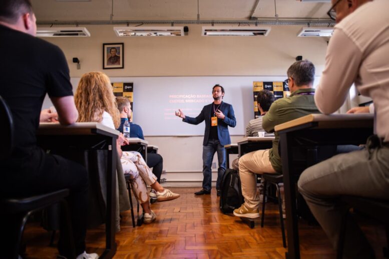 Mais de 50 lideranças de agências gaúchas debatem a precificação estratégica dos serviços publicitários no Frente a Frente edição especial Workshop Transforma Mais de 50 lideranças de agências gaúchas debatem a precificação estratégica dos serviços publicitários no Frente a Frente edição especial Workshop Transforma