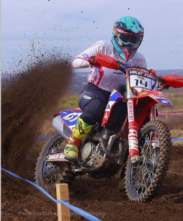 Líder no Latino-Americano de Enduro, Valentina Forti defende a Rinaldi na rodada final