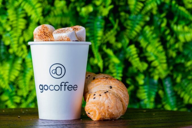 Rede de cafeterias atinge 550 unidades no Brasil e deve fechar 2025 com faturamento de R$ 100 milhões