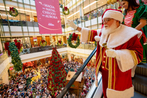 Ursos dominam decoração de Natal do Aurora Shopping Ursos dominam decoração de Natal do Aurora Shopping