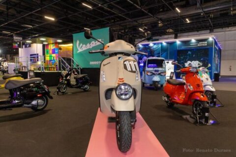 Salão do Automóvel: Vespas, scooters Piaggio e triciclo elétrico até domingo (30), no Anhembi