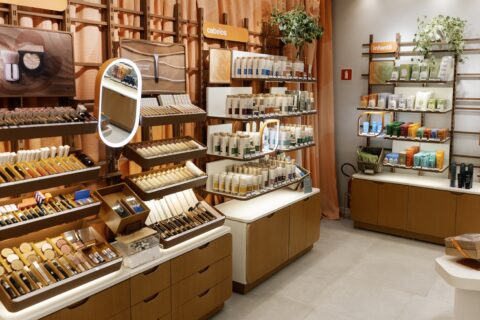 Natura inaugura loja no Shopping Curitiba