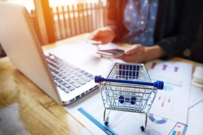 Setor de e-commerce deve movimentar mais de R$ 230 bilhões em 2025, segundo ABComm