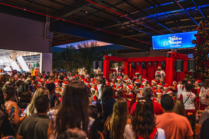 Santa Maria Outlet recebe corais natalinos