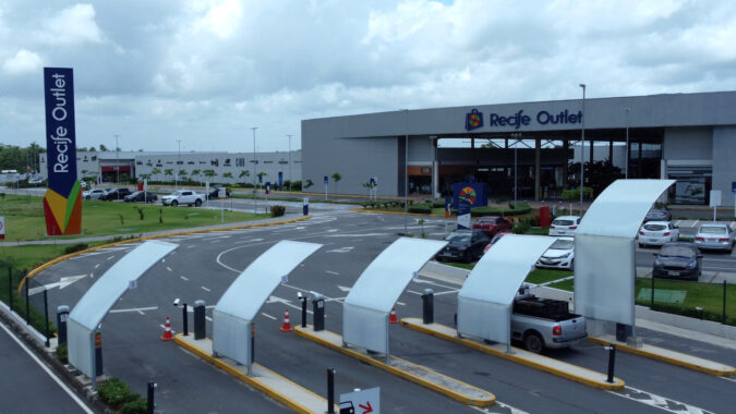 Natal com descontos e horário ampliado no Recife Outlet