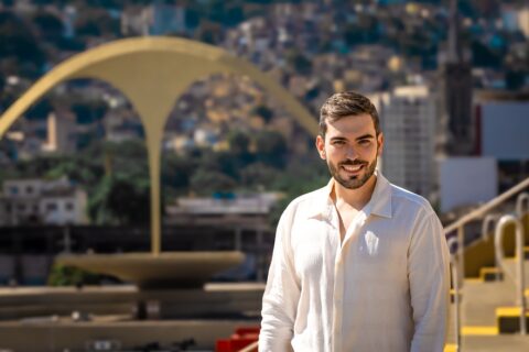 Alan Victor coordena comunicação e curadoria de convidados do Camarote Rio Praia