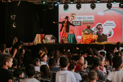 Temporada de feiras literárias começa na região