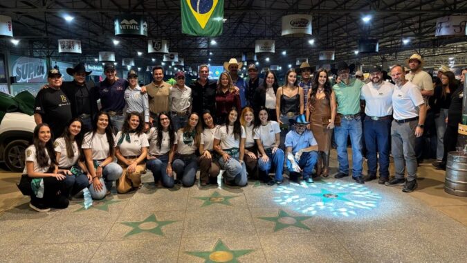 Calçada da Fama Vetnil eterniza o atleta Anderson Carreira pela melhor média de 2025 na maior prova de três tambores da América Latina