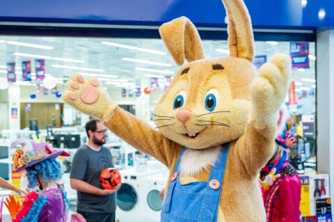Páscoa no Catuaí tem campanha com a Dengo Chocolates, caça aos ovos e fotos com o coelho Páscoa no Catuaí tem campanha com a Dengo Chocolates, caça aos ovos e fotos com o coelho