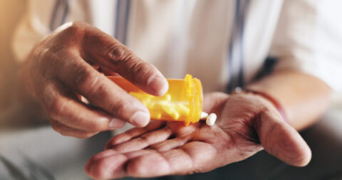 Automedicação: os riscos silenciosos de um hábito cada vez mais comum