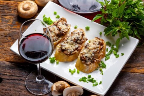 Harmonização com vinhos: guia prático de petiscos para acompanhar