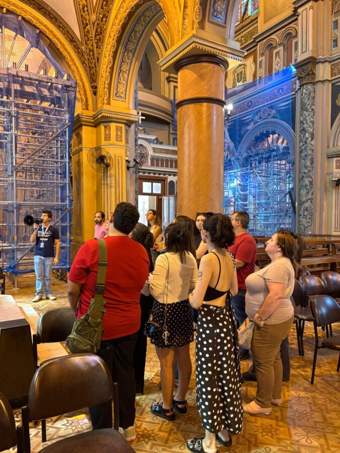 Visitas guiadas convidam público a conhecer a história e os detalhes artísticos da Catedral de Ribeirão Preto