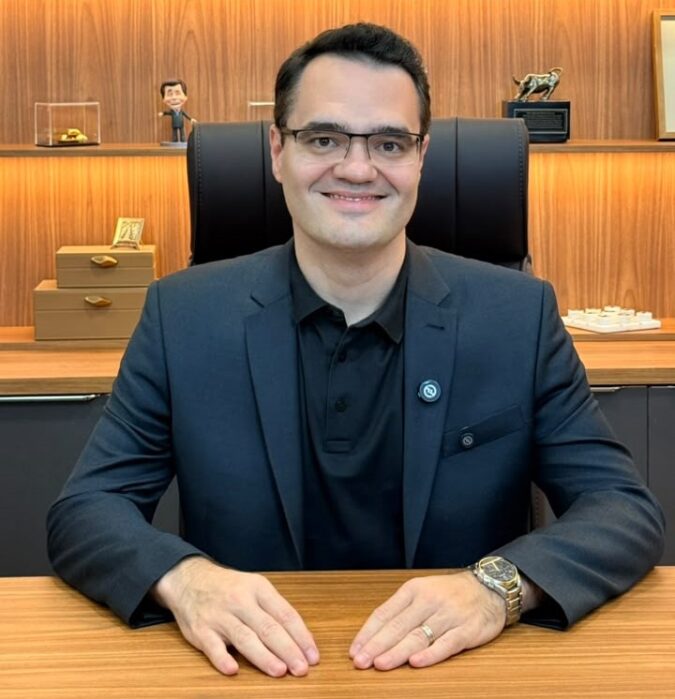 Antonio Esteca participa de obra que apresenta o novo mapa da regulação da educação superior