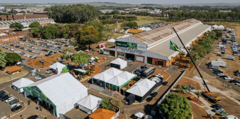 Fenasucro & Agrocana encerra 32ª edição com movimentação de R$ 14,1 bilhões em negócios Fenasucro & Agrocana encerra 32ª edição com movimentação de R$ 14,1 bilhões em negócios