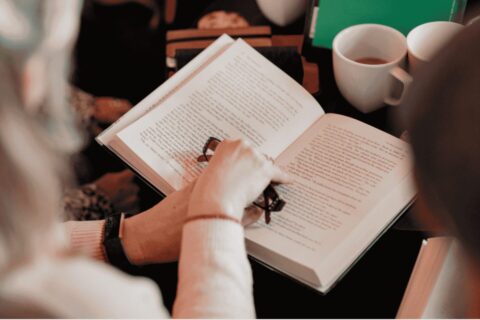 Degustadora lança novos clubes dedicados à literatura árabe e às obras de Homero Degustadora lança novos clubes dedicados à literatura árabe e às obras de Homero