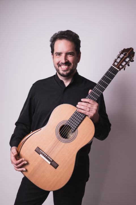 Concertos USP na Catedral recebe recital de violão de Gustavo Costa Concertos USP na Catedral recebe recital de violão de Gustavo Costa