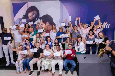 Pacientes celebram conclusão da quimioterapia em cerimônia em Ribeirão Preto Pacientes celebram conclusão da quimioterapia em cerimônia em Ribeirão Preto