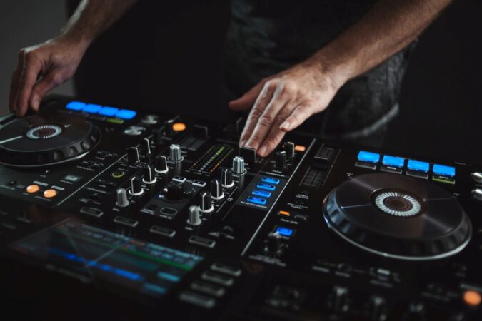 DJs comandam pick-ups e agitam programação do Insane Sound em Barretos