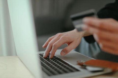 62% dos consumidores pretendem comprar na Black Friday 2026